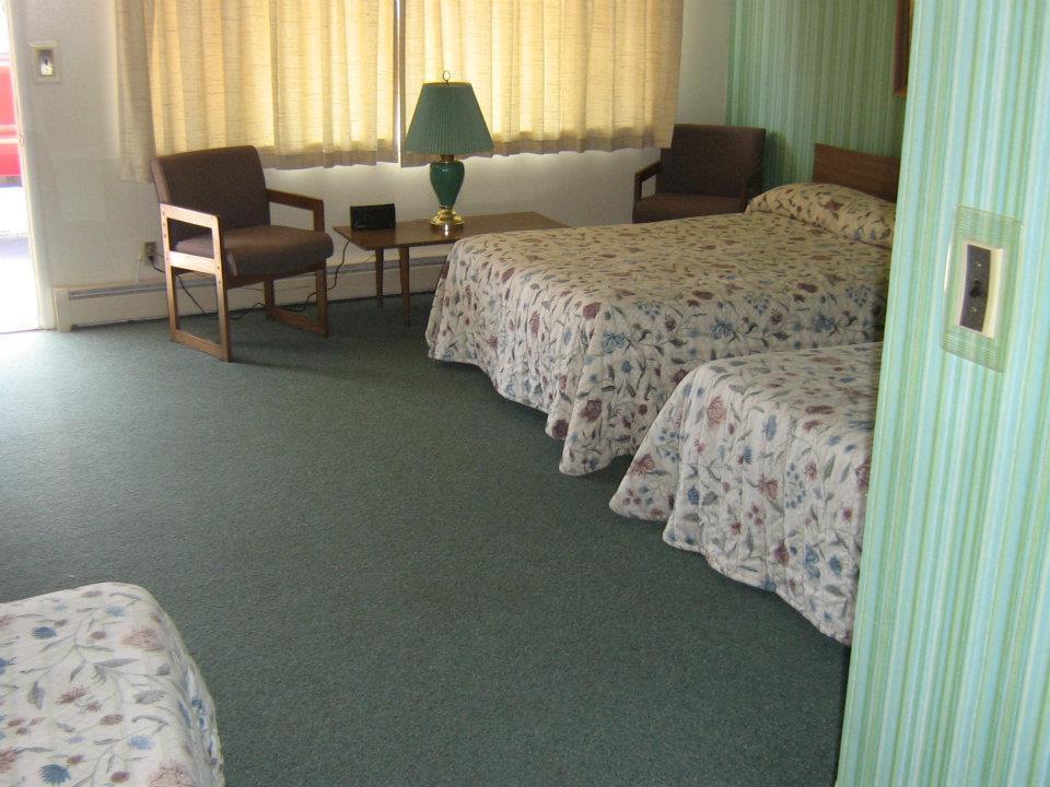 Chapel Hill Motel Brevort Номер фото