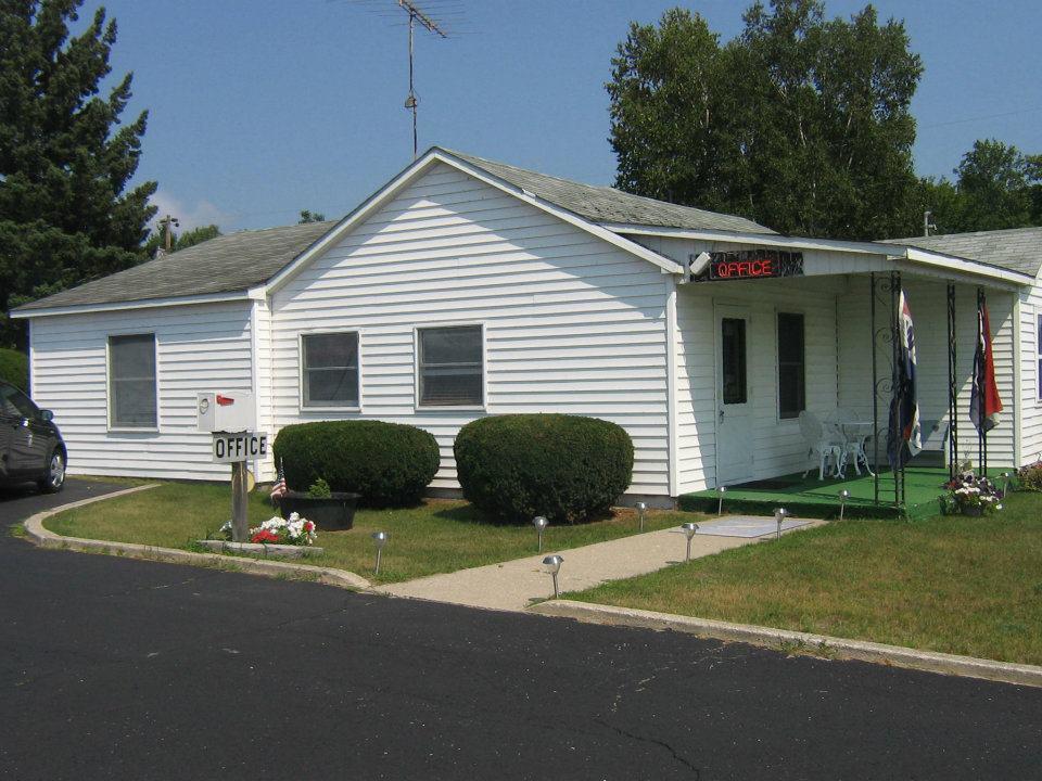 Chapel Hill Motel Brevort Экстерьер фото